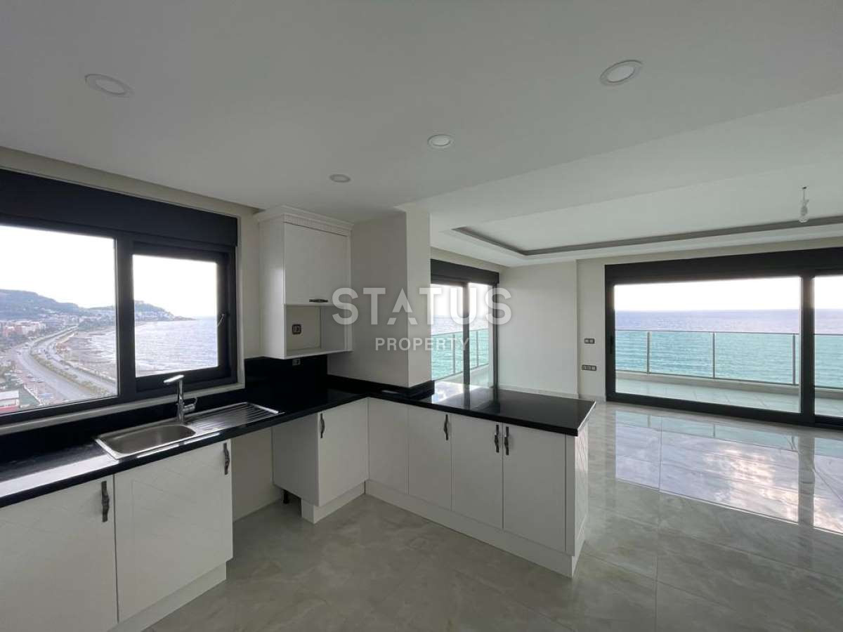 Двухуровневые апартаменты на первой береговой линии в районе Махмутлар, 340м2 фото 16