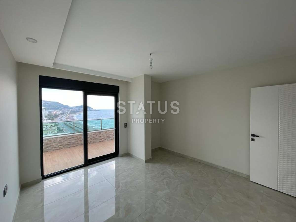 Двухуровневые апартаменты на первой береговой линии в районе Махмутлар, 340м2 фото 13