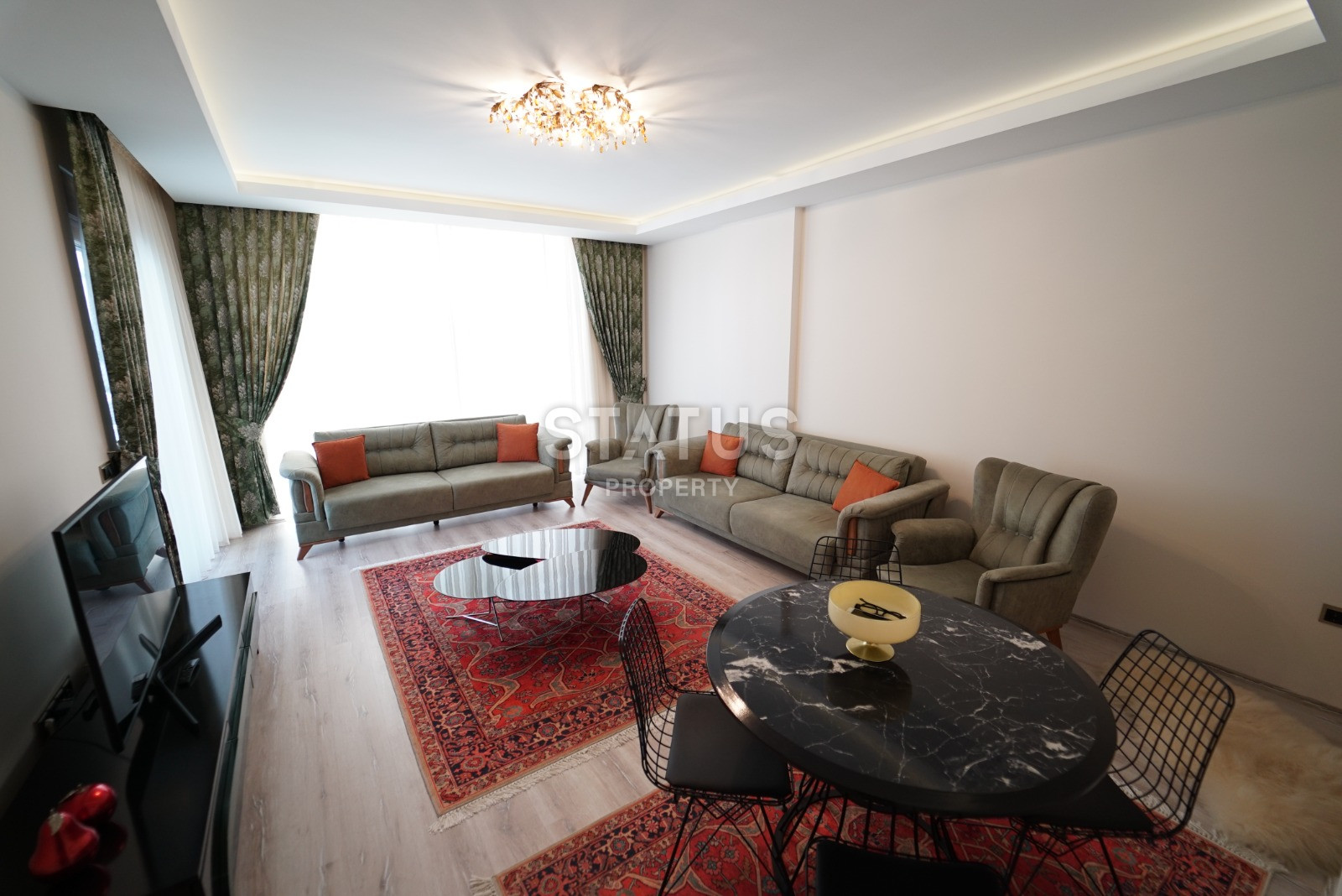 Spacious four-room apartment with furniture and appliances in the open area OBA. 160m2 фото 3