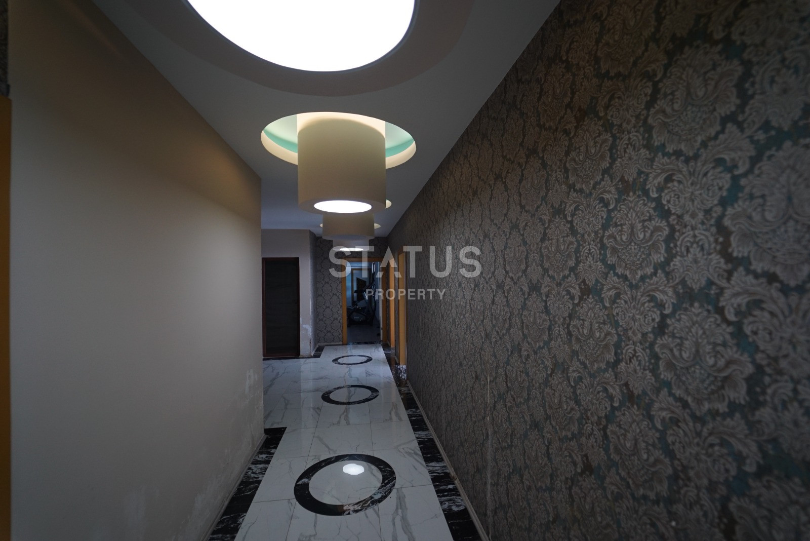 Spacious four-room apartment with furniture and appliances in the open area OBA. 160m2 фото 8