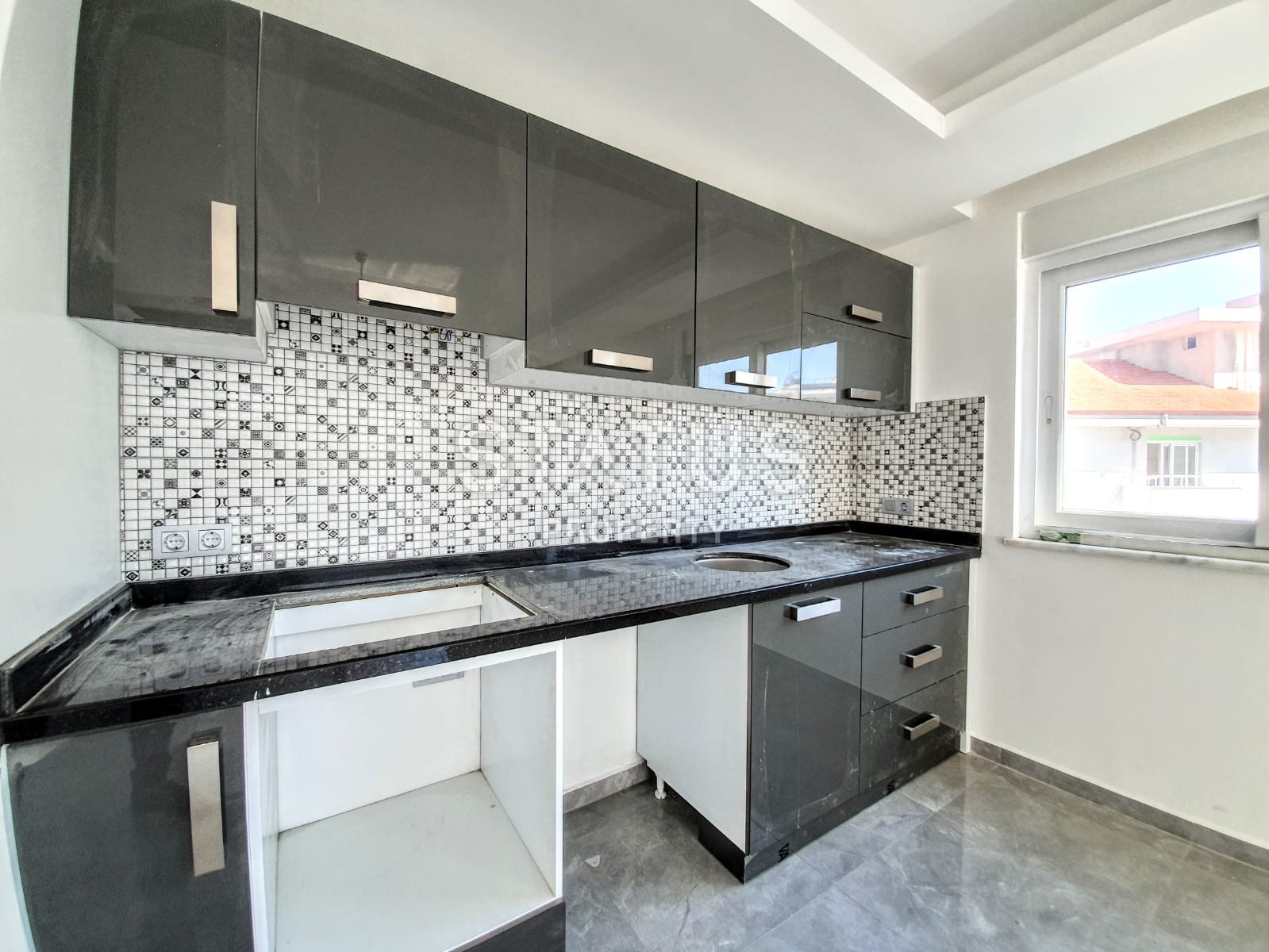 Новая трехкомнатная квартира в Махмутларе, 100 кв. м. фото 2