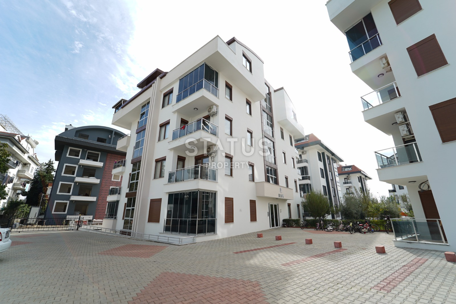 Spacious four-room apartment with furniture and appliances in the open area OBA. 160m2 фото 30