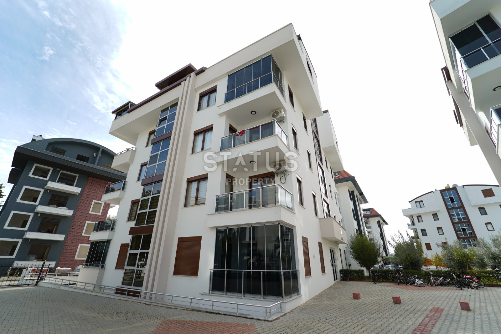 Spacious four-room apartment with furniture and appliances in the open area OBA. 160m2 фото 31