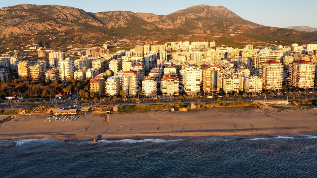 Spacious two-room apartment 50m from the sea in Mahmutlar. 70m2 фото 3