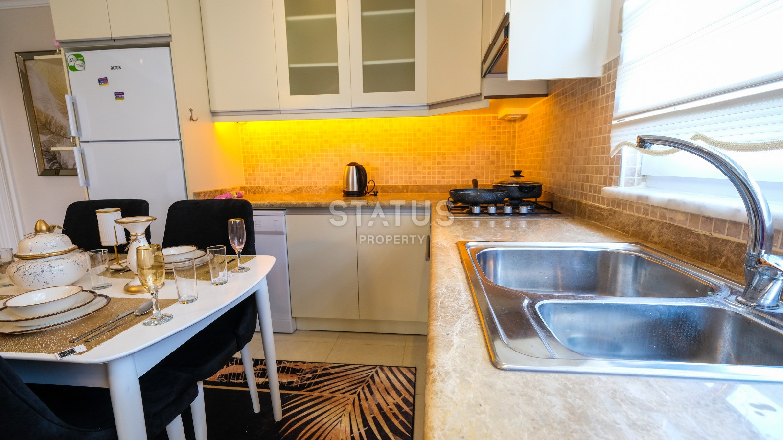 Spacious furnished apartment 2+1 in a complex with infrastructure near the sea in Mahmutlar. 125m2 фото 4