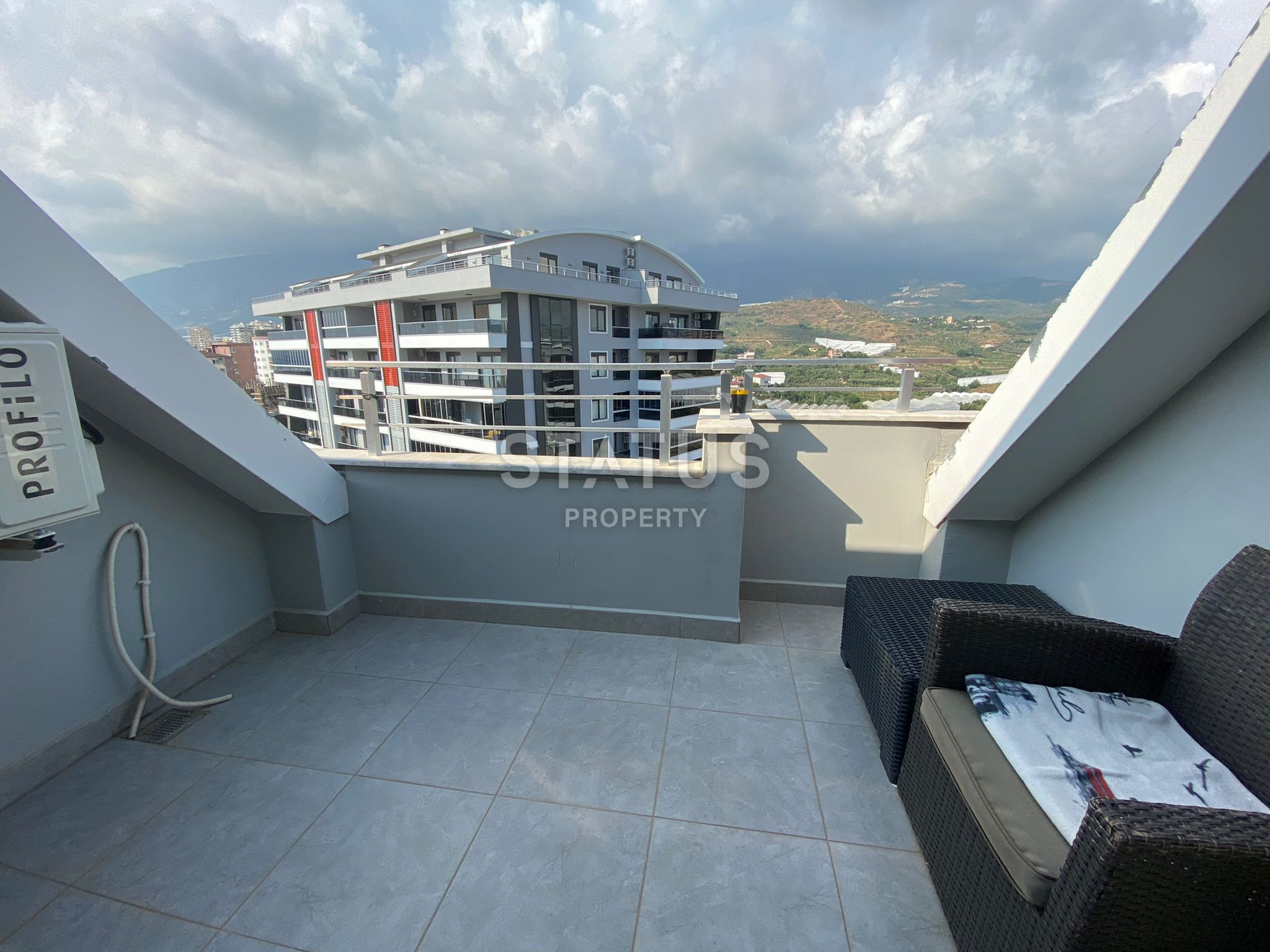 Very spacious five-room apartment with sea view in Mahmutlar. 320m2 фото 25