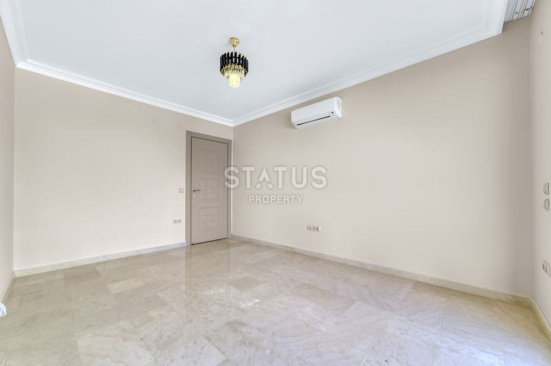 Просторная квартира 3+1 с камином в шаговой доступности от моря в Кестеле. 230м2 фото 8