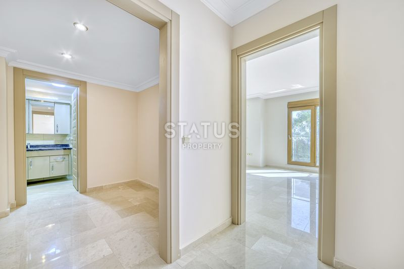 Просторная квартира 3+1 с камином в шаговой доступности от моря в Кестеле. 230м2 фото 9