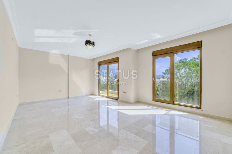 Просторная квартира 3+1 с камином в шаговой доступности от моря в Кестеле. 230м2 фото 10