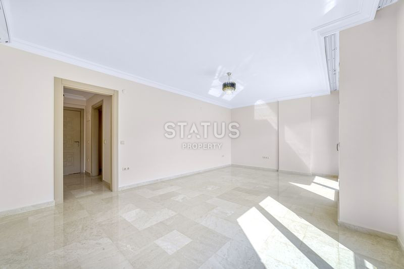 Просторная квартира 3+1 с камином в шаговой доступности от моря в Кестеле. 230м2 фото 12