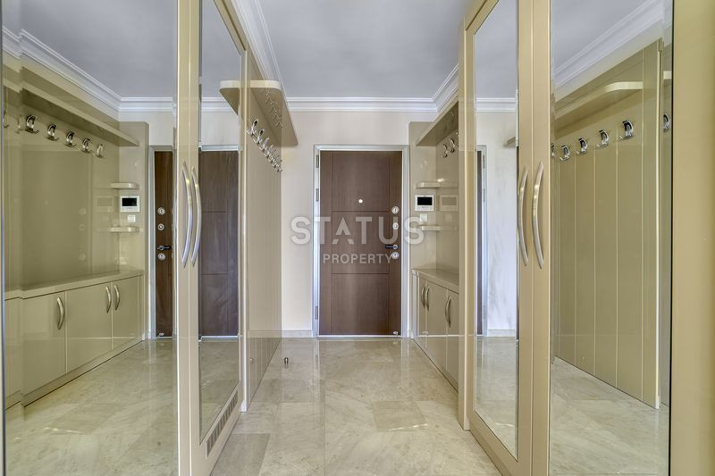 Просторная квартира 3+1 с камином в шаговой доступности от моря в Кестеле. 230м2 фото 17