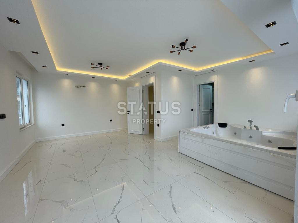 Просторная квартира 4+1 в шаговой доступности от моря в Махмутларе. 220м2 фото 12