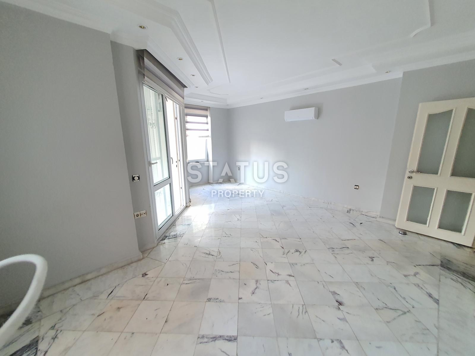 Three-room apartment with a separate kitchen in the central area of Alanya. 130m2 фото 3