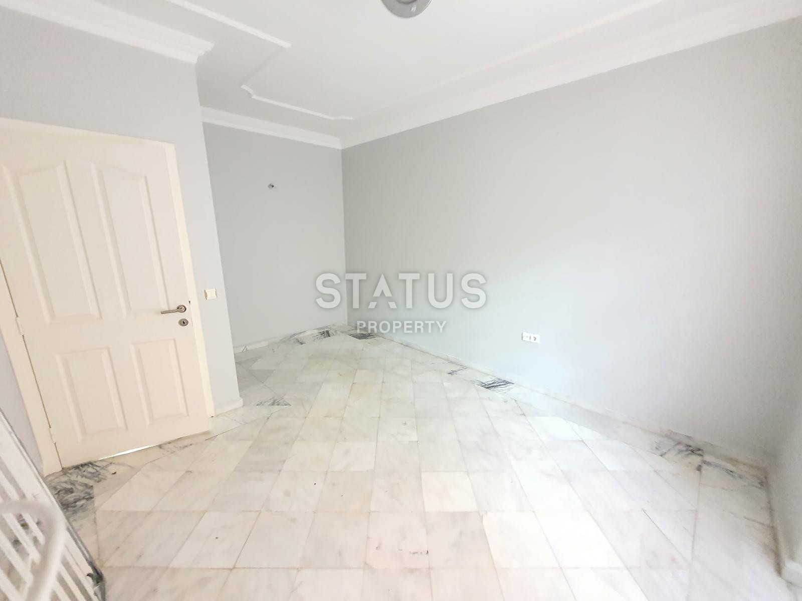 Three-room apartment with a separate kitchen in the central area of Alanya. 130m2 фото 5