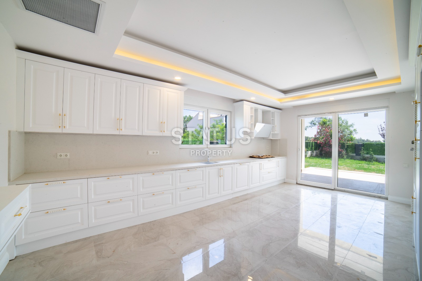 Комплекс вилл 4+1 в элитном районе Анталии Дошемеалты 350м2. фото 5