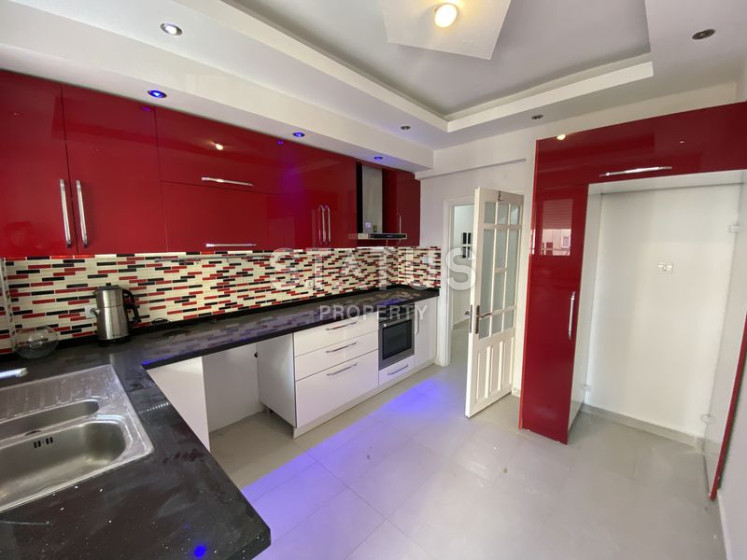 Трехкомнатная просторная квартира в центре Аланьи, 120м2 фото 1