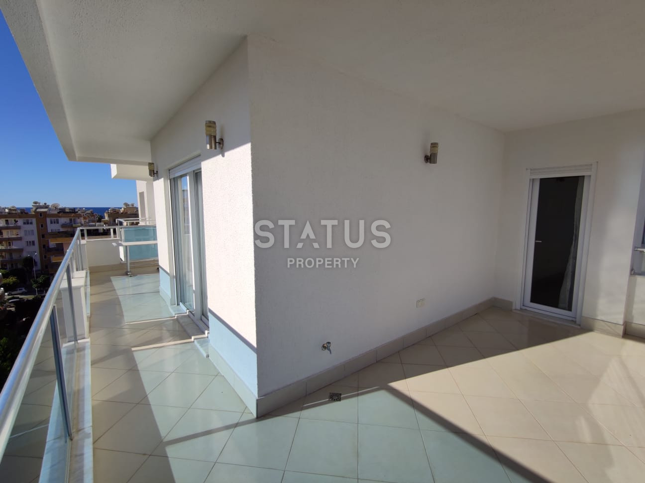 Three-room apartment with a good location 200m from the sea in a residential complex from a leading developer in Mahmutlar. 120m2 фото 6