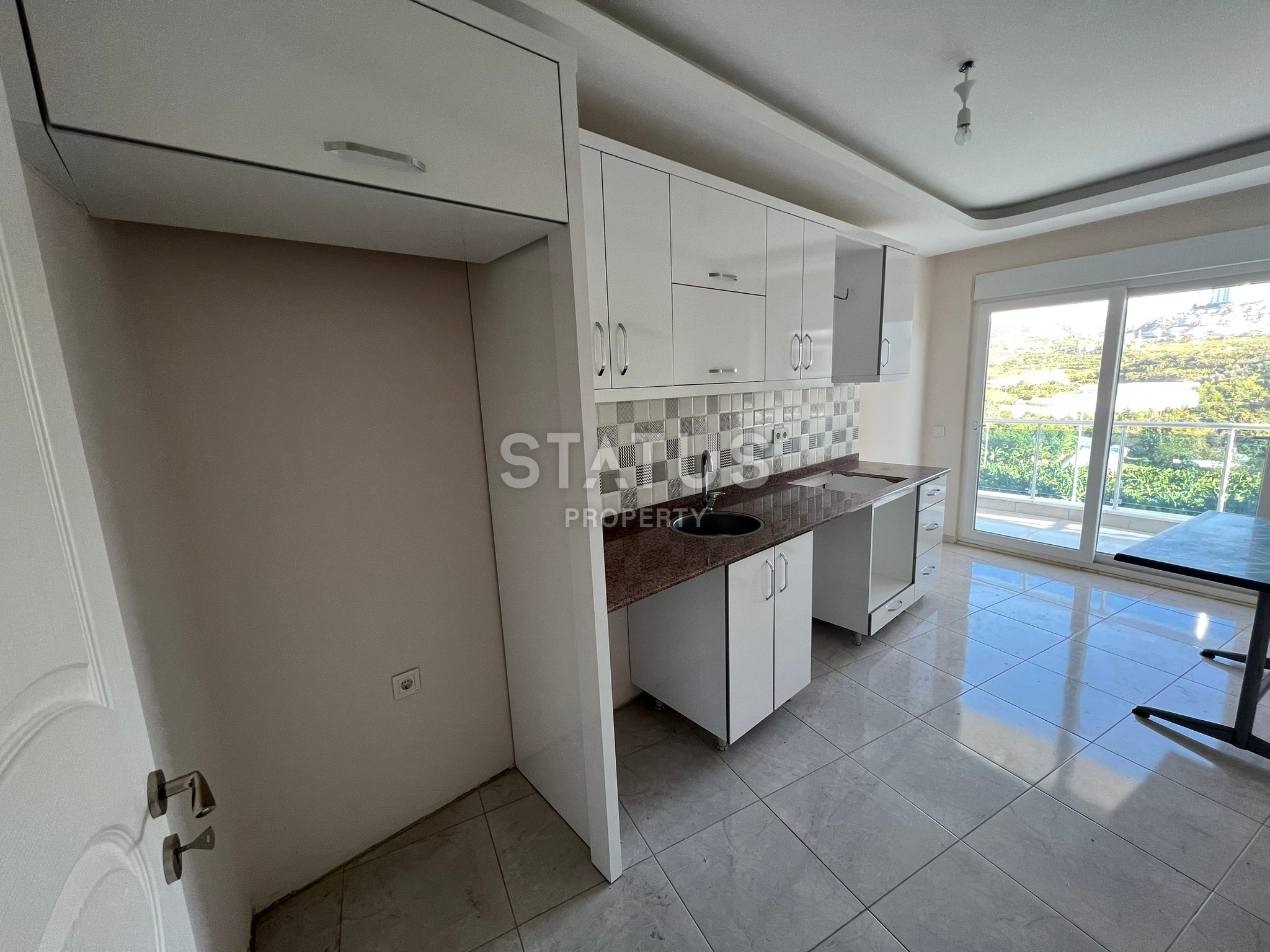 Трехкомнатная квартира с отдельной кухней в Махмутларе, 70 м2 фото 15