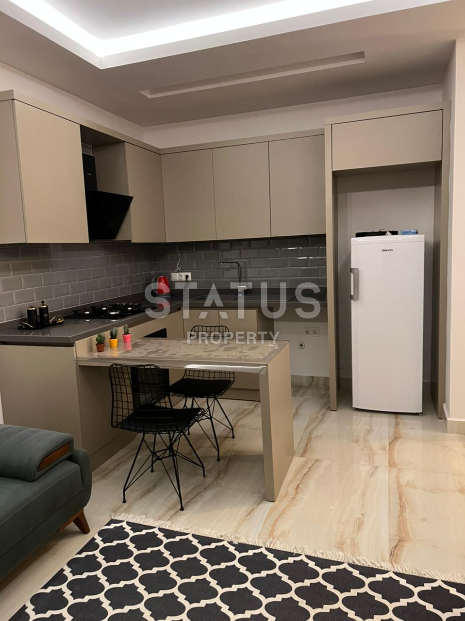 Двухкомнатная меблированная квартира в 300м от моря в Каргыджаке. 60м2 фото 3