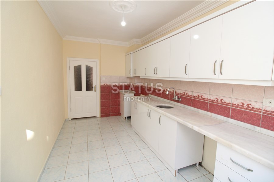 Трёхкомнатная квартира с отдельной кухней в 250м от моря в Махмутларе. 110м2 фото 9