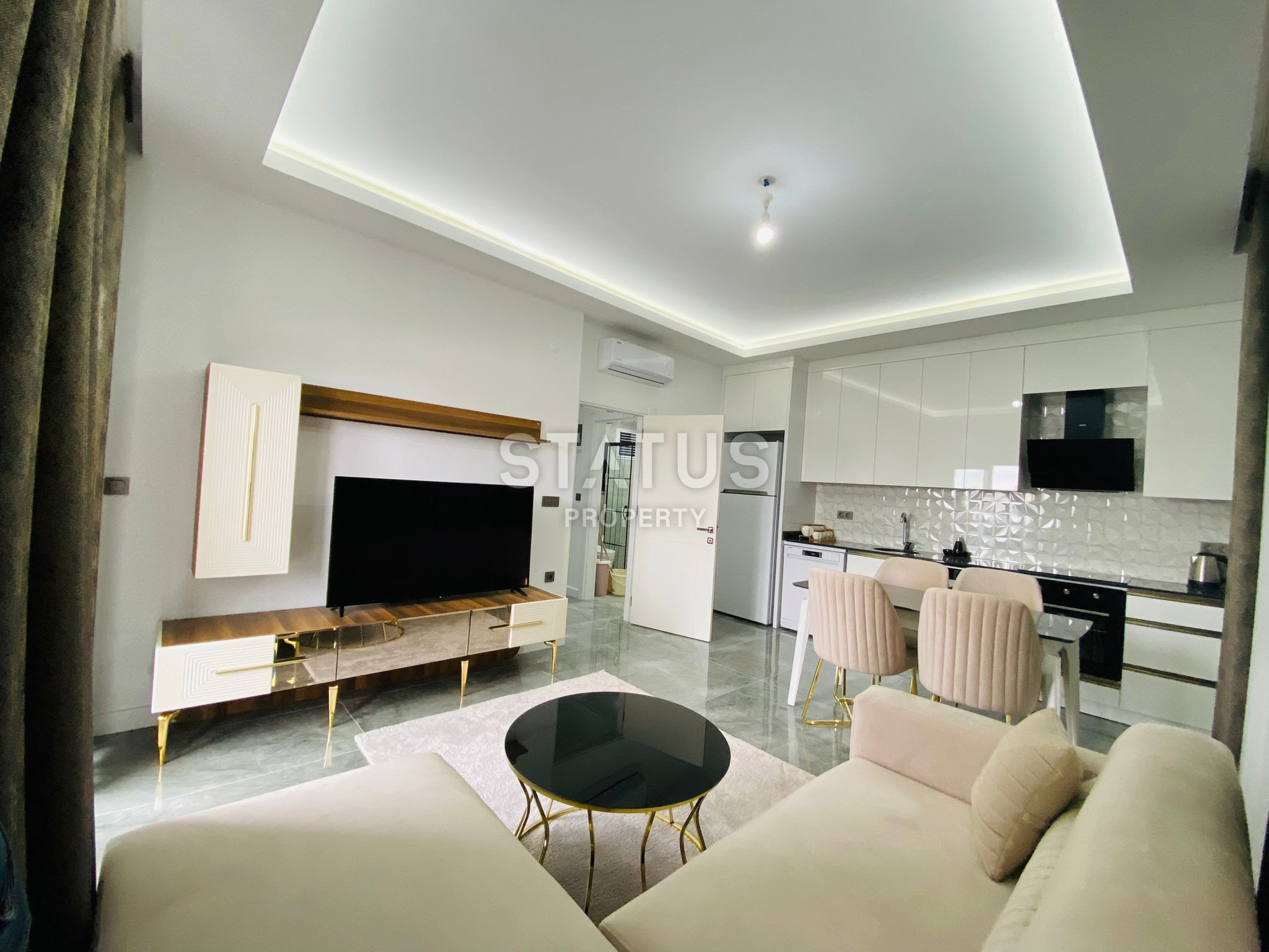 Современная трехкомнатная квартира в районе Каргыджак 75м2. фото 3