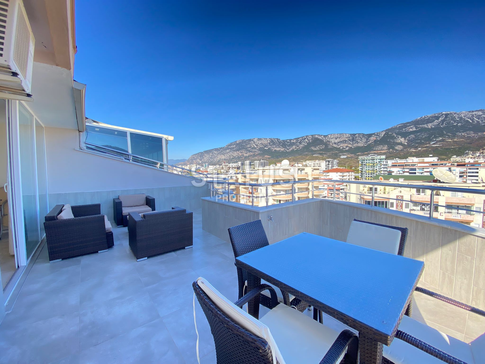 Два пентхауса с видом на море и четырьмя спальнями в Махмутларе 400м от моря. 230м2 фото 24