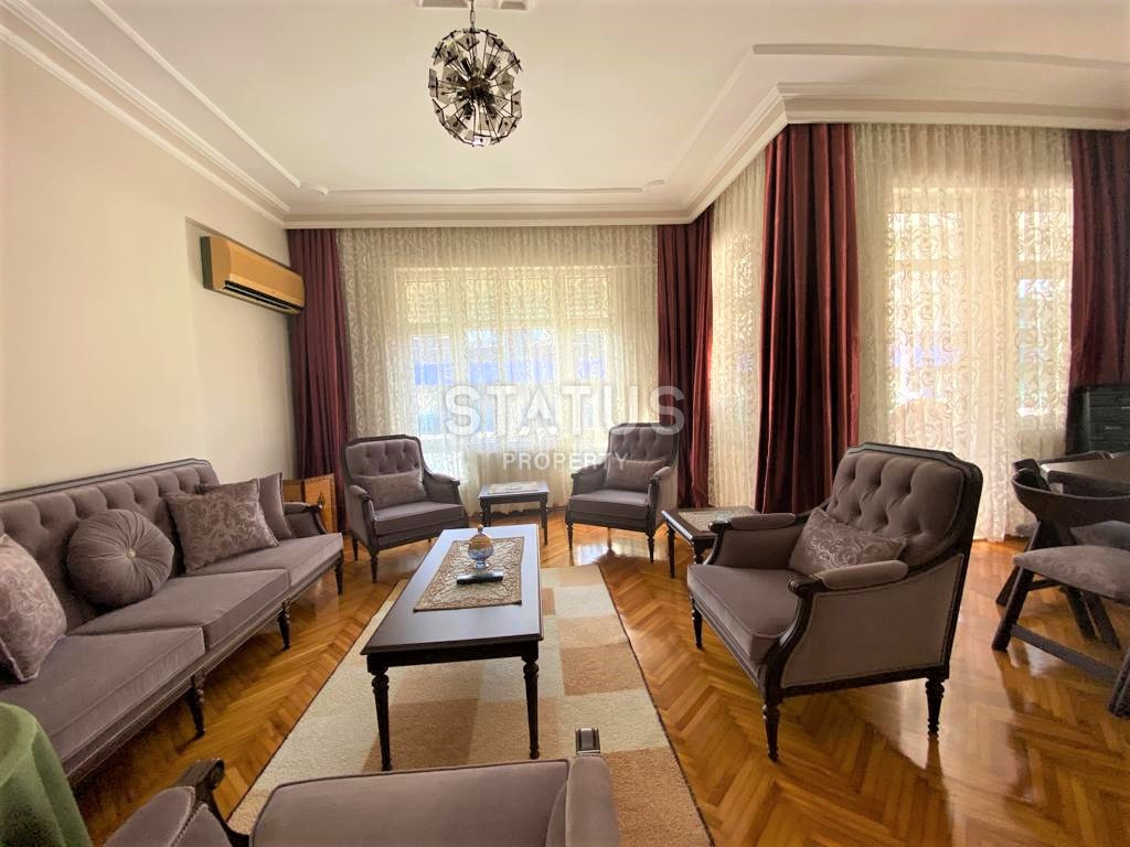 Просторная квартира с тремя спальнями в 50м от моря в районе Тосмур. 140м2 фото 3