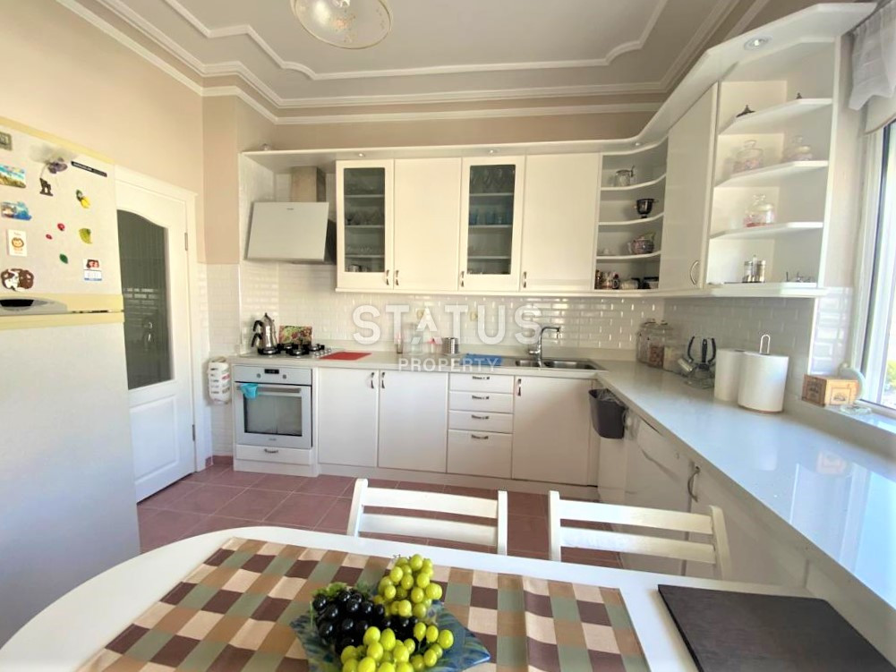 Просторная квартира с тремя спальнями в 50м от моря в районе Тосмур. 140м2 фото 16