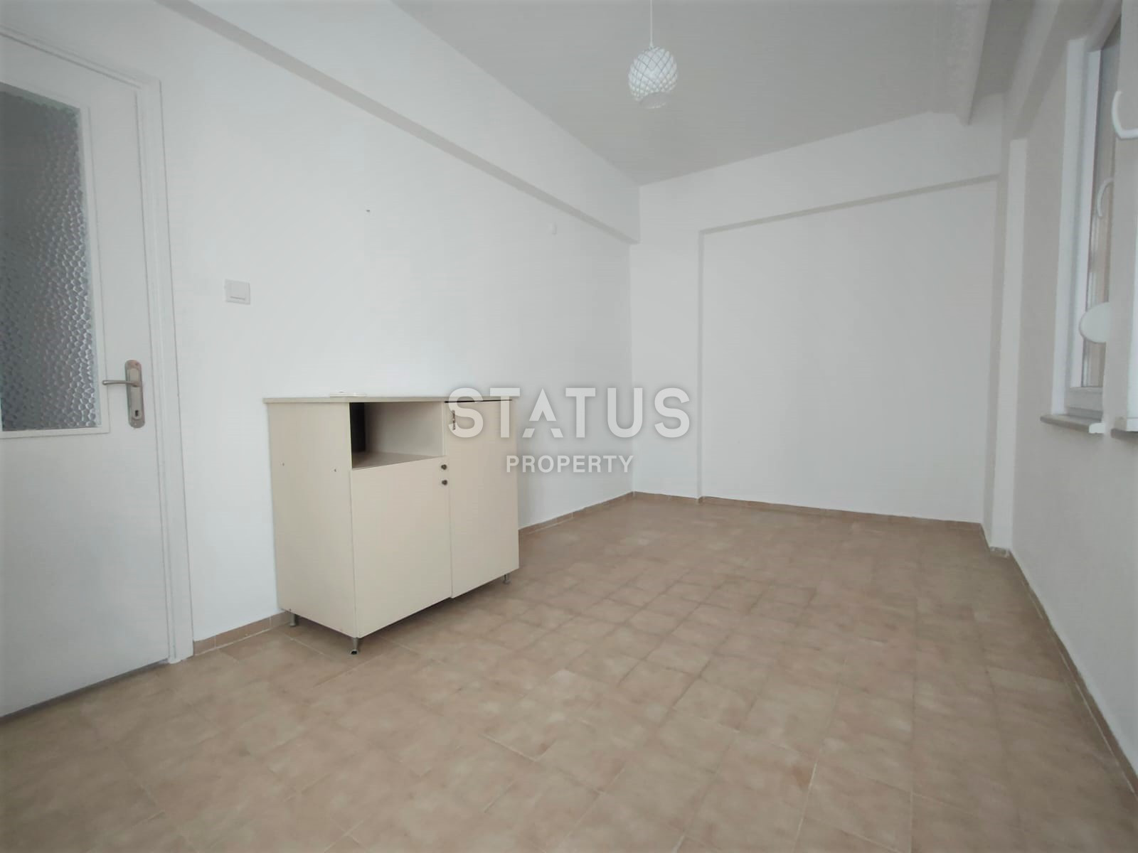 Просторная трёхкомнатная квартира с мебелью в 100м от моря в Тосмуре. 140м2 фото 4