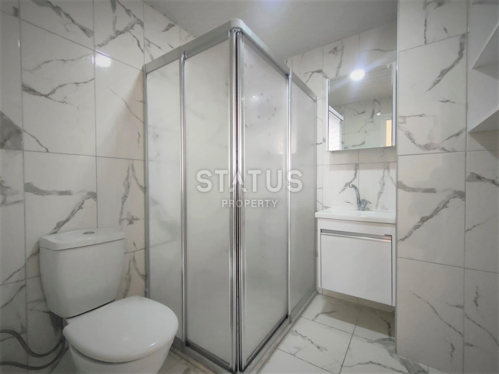 Просторная трёхкомнатная квартира с мебелью в 100м от моря в Тосмуре. 140м2 фото 6