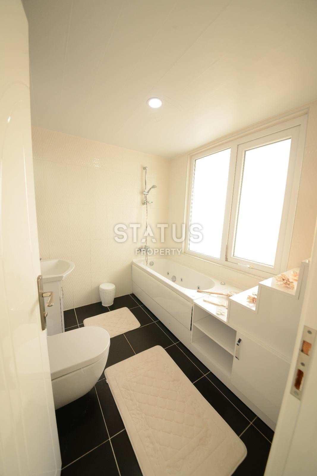 Шикарный пентхаус мебелью в новом доме в самом центре Махмутлара 200 кв.м. фото 15