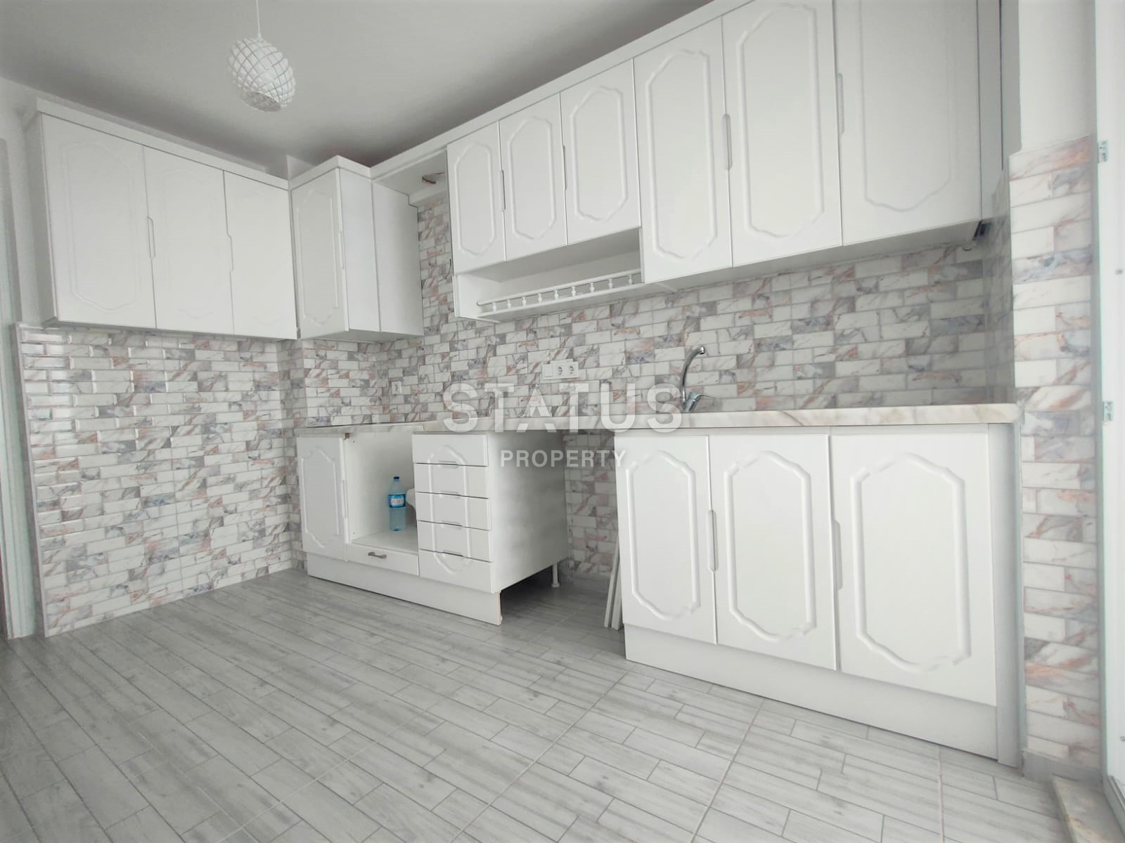 Просторная трёхкомнатная квартира с мебелью в 100м от моря в Тосмуре. 140м2 фото 12