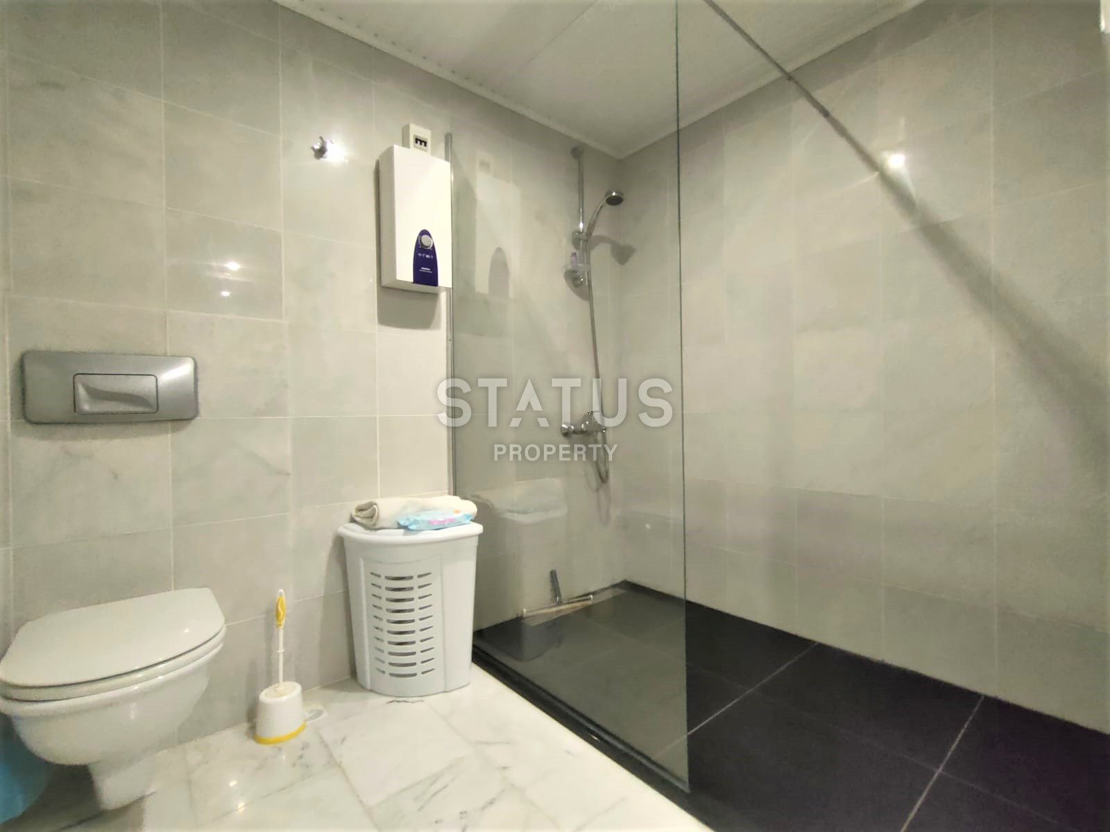 Two spacious bright turnkey apartments with two bedrooms in a residential complex from a leading developer 50m from the sea in Tosmur. 110m2 фото 5