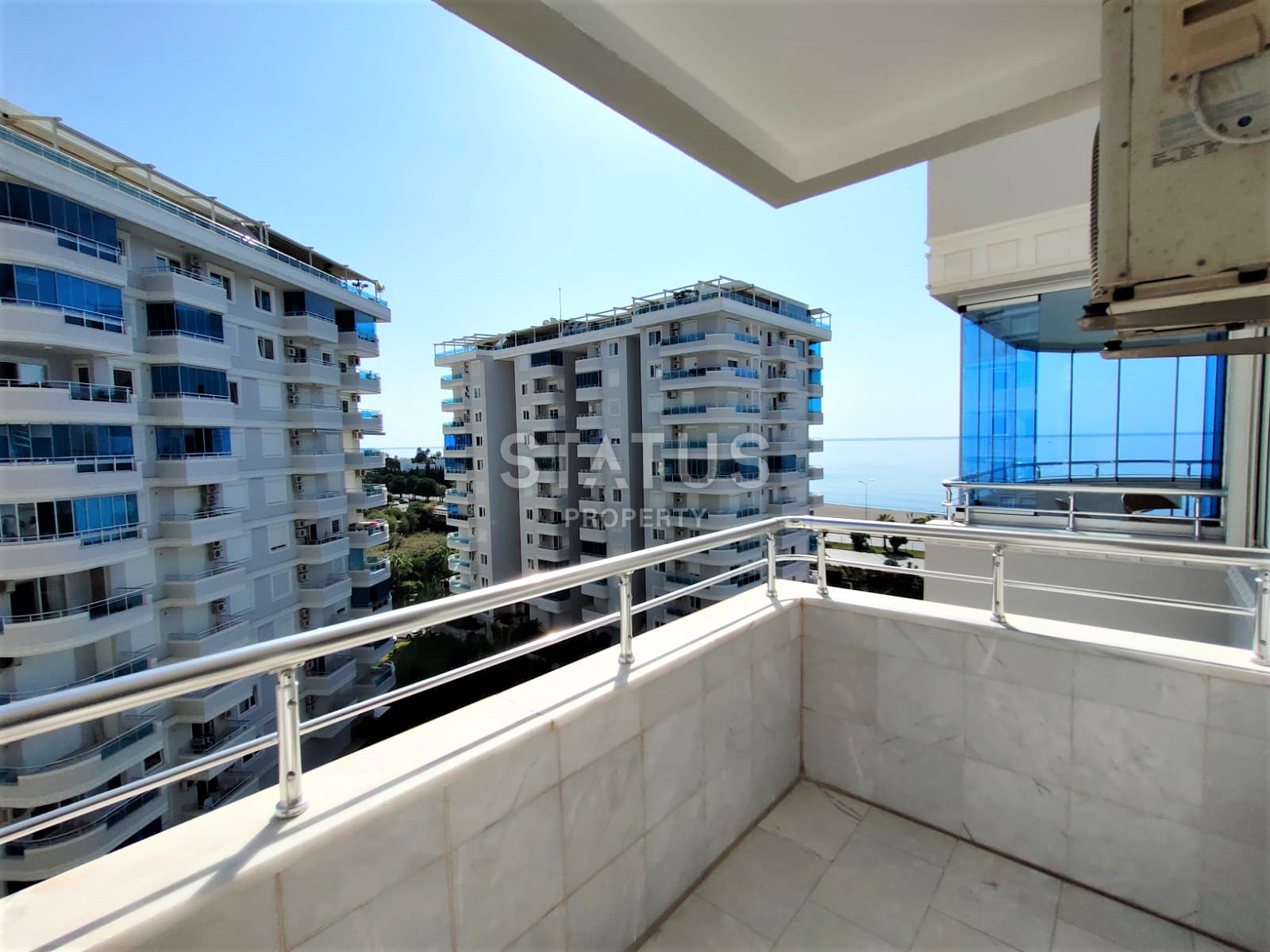 Two spacious bright turnkey apartments with two bedrooms in a residential complex from a leading developer 50m from the sea in Tosmur. 110m2 фото 10