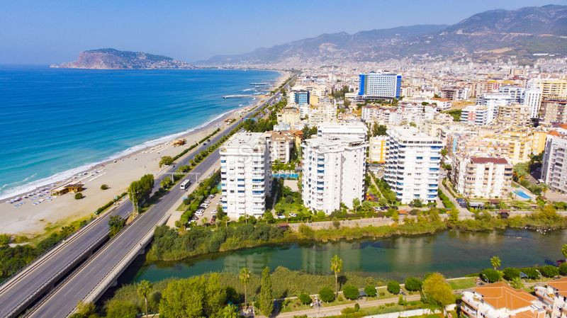 Two spacious bright turnkey apartments with two bedrooms in a residential complex from a leading developer 50m from the sea in Tosmur. 110m2 фото 29