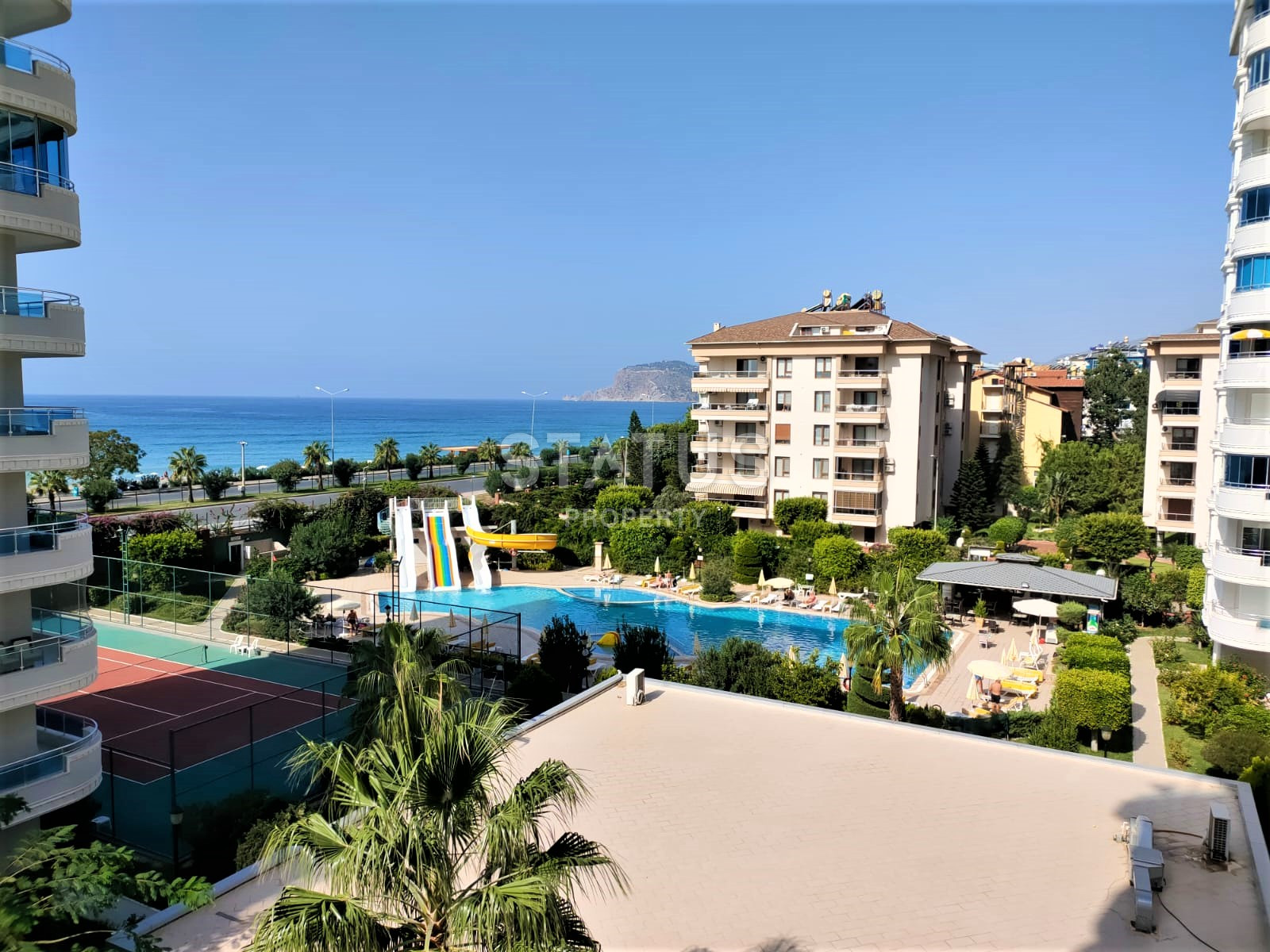 Two spacious bright turnkey apartments with two bedrooms in a residential complex from a leading developer 50m from the sea in Tosmur. 110m2 фото 60