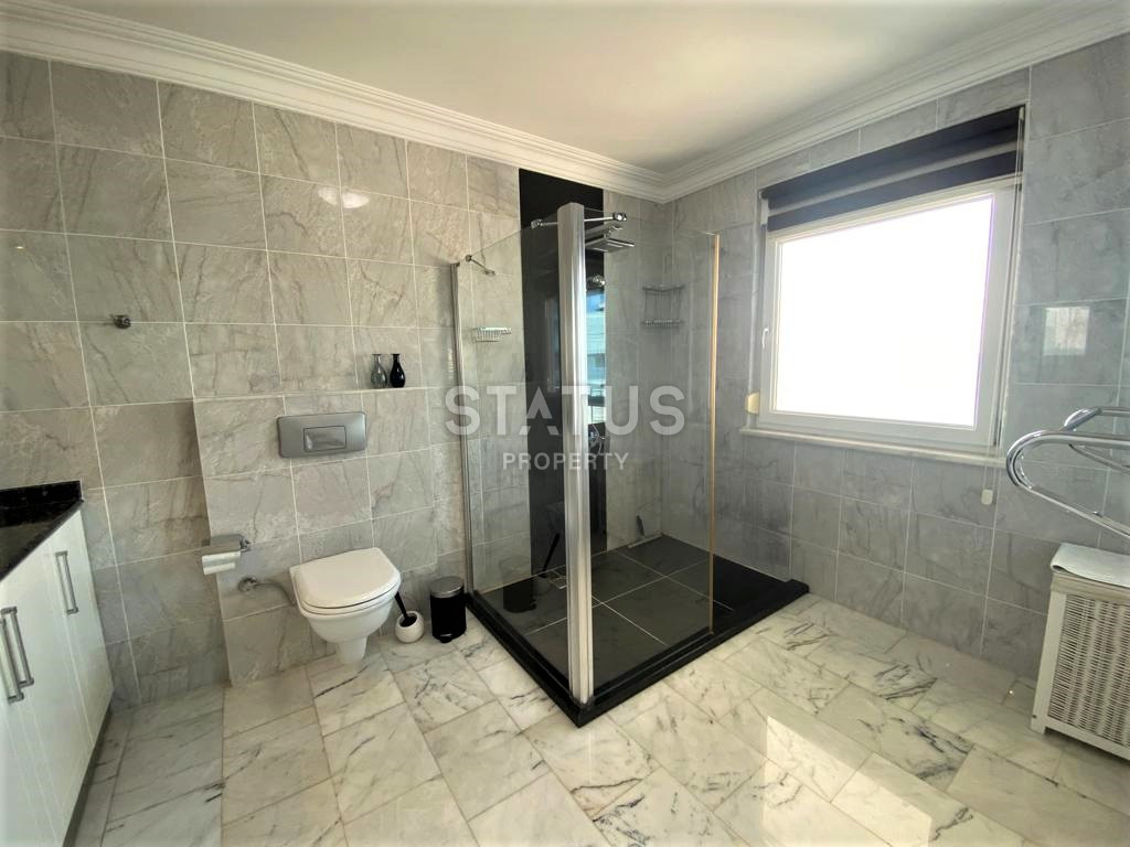 Две просторные светлые квартиры с тремя спальнями под ключ в премиальном жилом комплексе в 50м от моря в Тосмуре. 160м2 – 221м2 фото 54