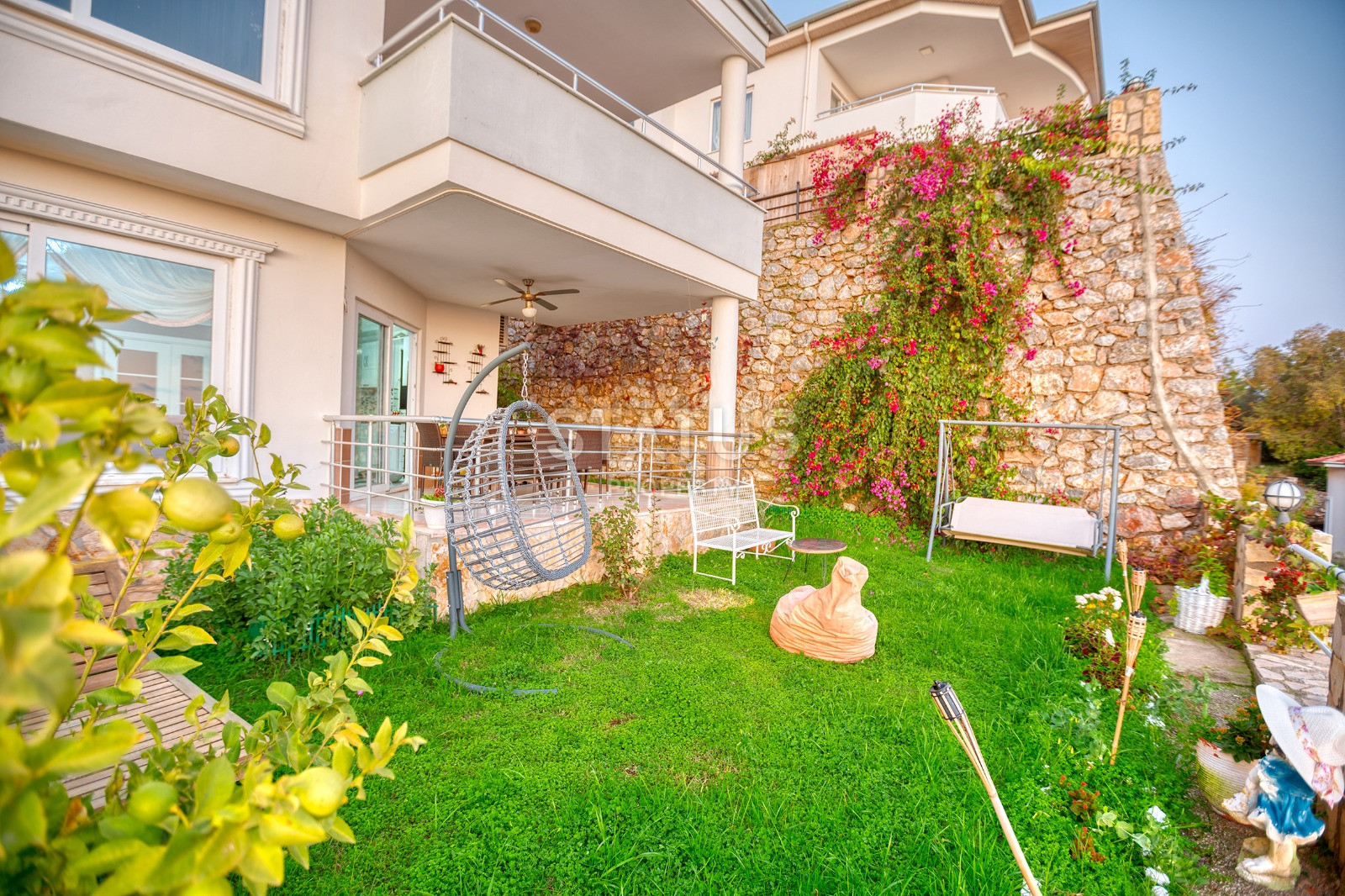 Cozy villa with sea views in the central area of Bektash. 160m2 фото 33