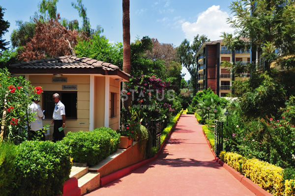 Five-room apartment by the sea in a well-known residential complex in the first coastline in the center of Alanya. 220m2 фото 3