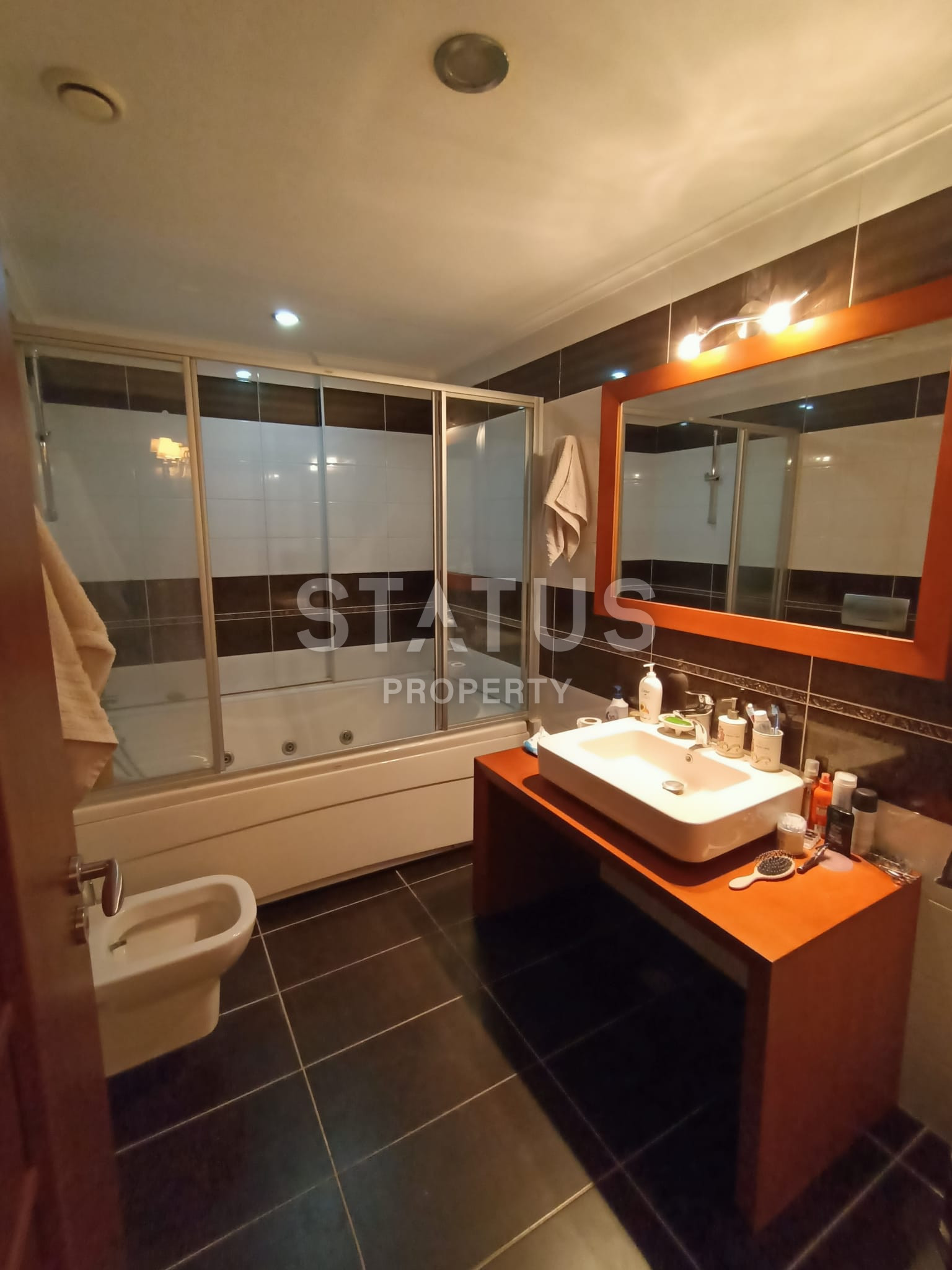 Five-room apartment by the sea in a well-known residential complex in the first coastline in the center of Alanya. 220m2 фото 14