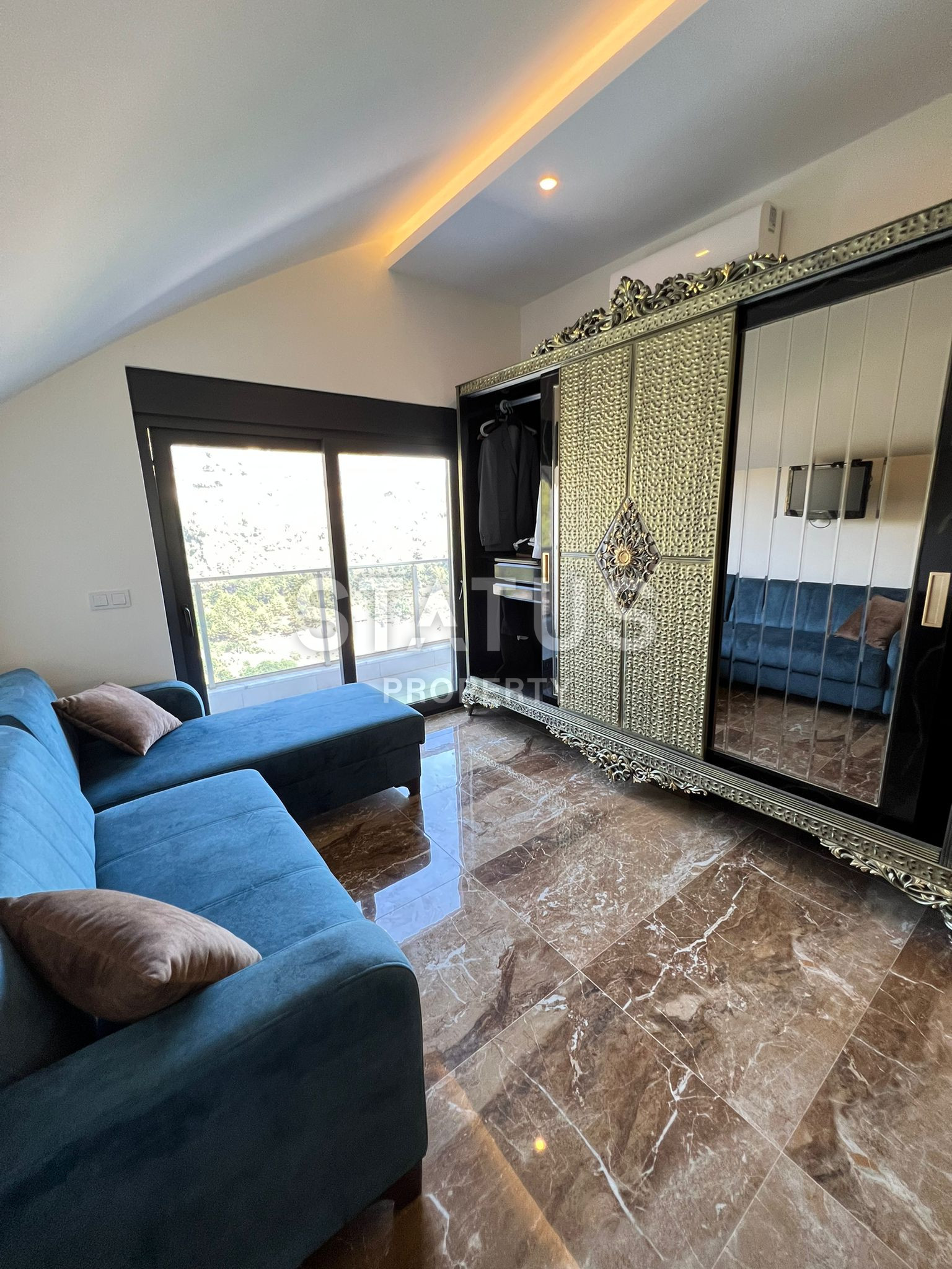 Шикарный пентхаус с видом на море в предгорье в районе Тепе. 225м2 фото 3