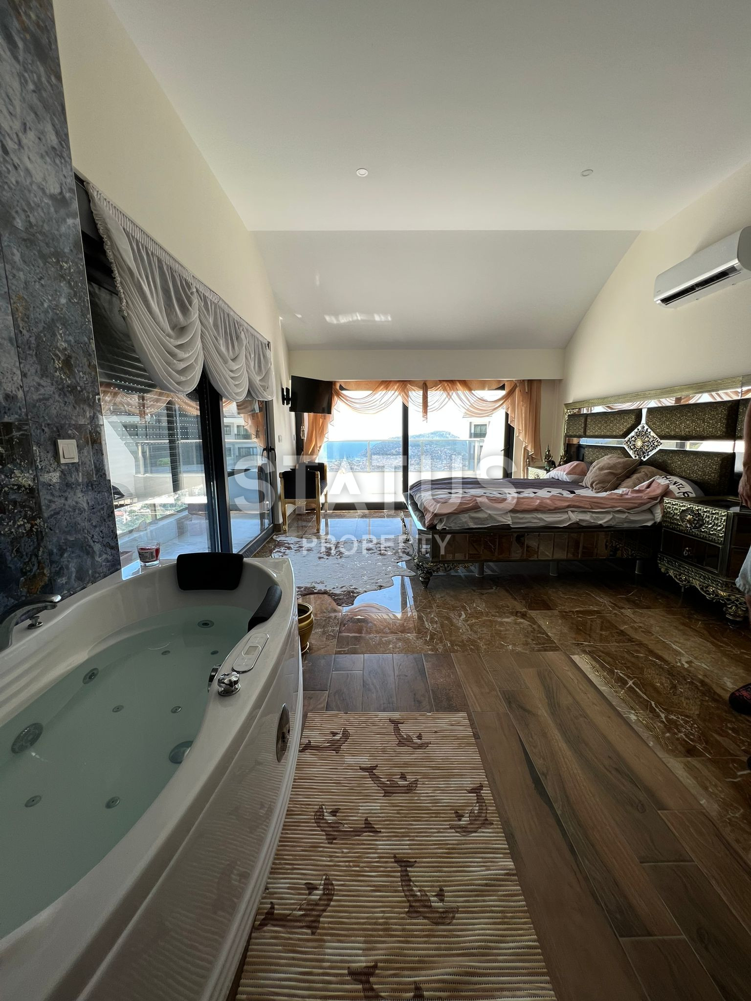 Шикарный пентхаус с видом на море в предгорье в районе Тепе. 225м2 фото 4