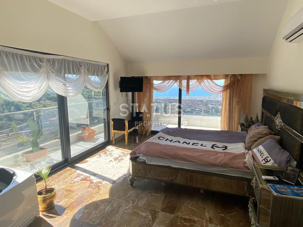 Шикарный пентхаус с видом на море в предгорье в районе Тепе. 225м2 фото 10