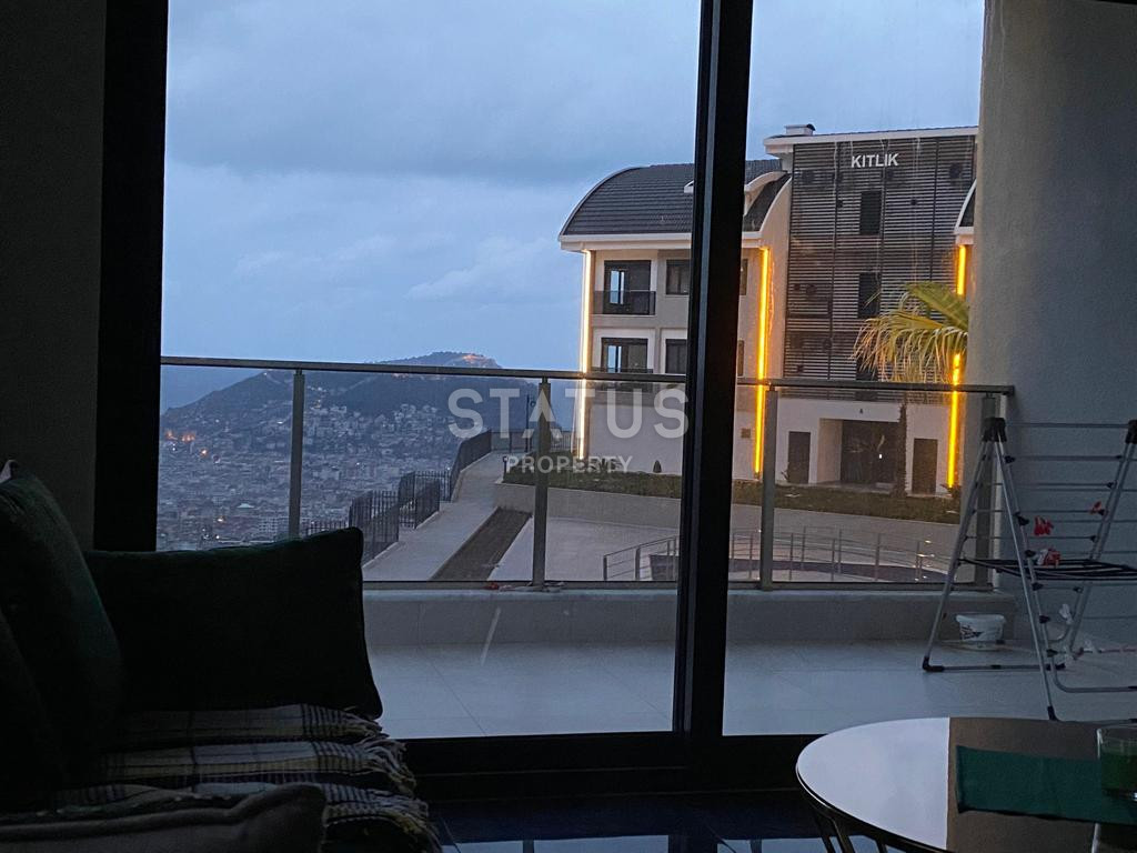 Шикарный пентхаус с видом на море в предгорье в районе Тепе. 225м2 фото 12