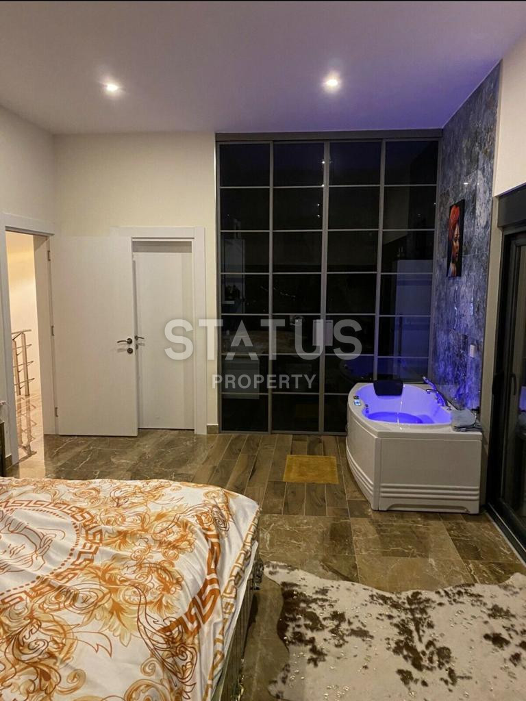 Шикарный пентхаус с видом на море в предгорье в районе Тепе. 225м2 фото 13