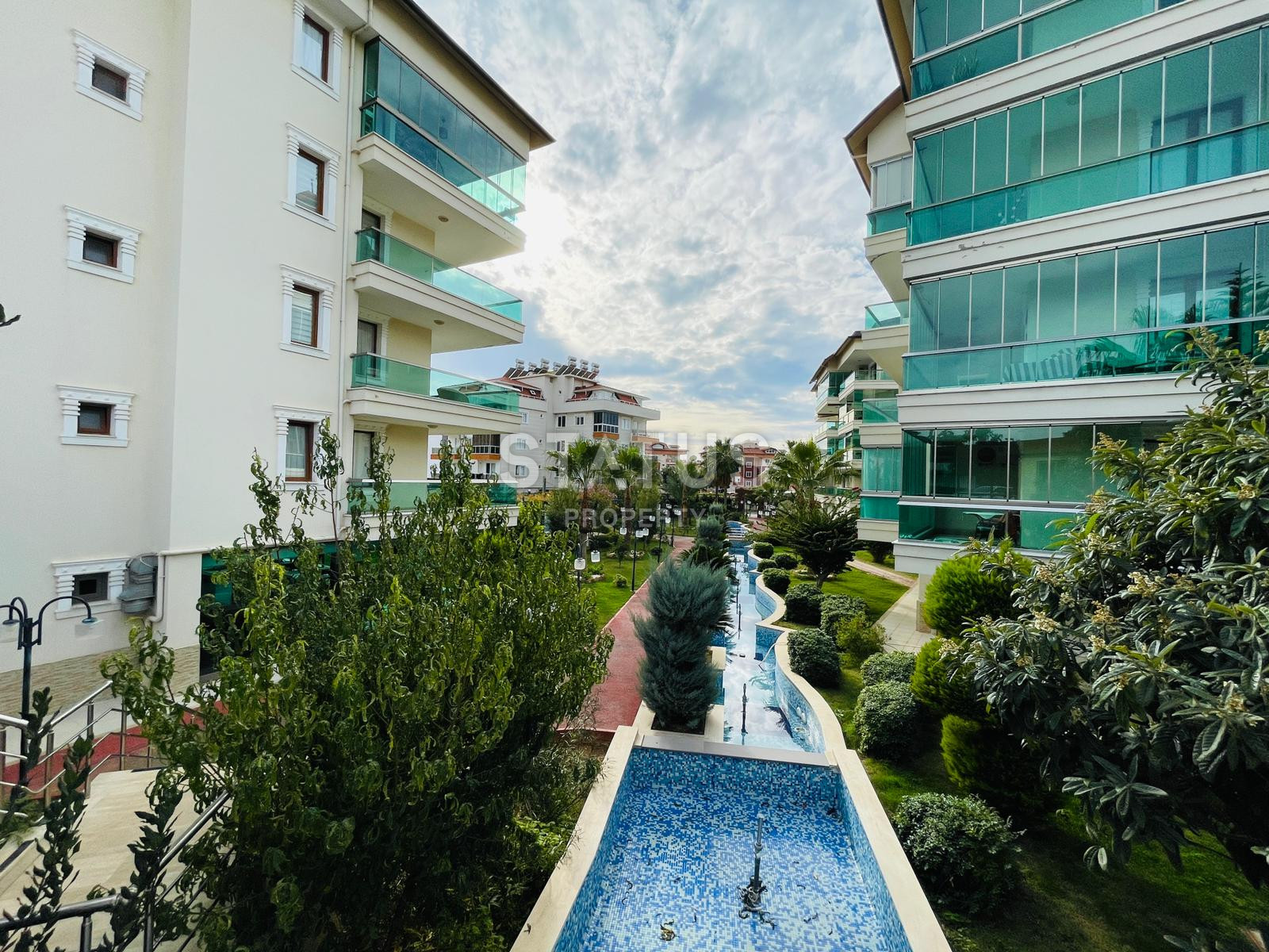 Penthouse in an elite complex in Oba with a beautiful view of the mountains. 230m2 фото 3