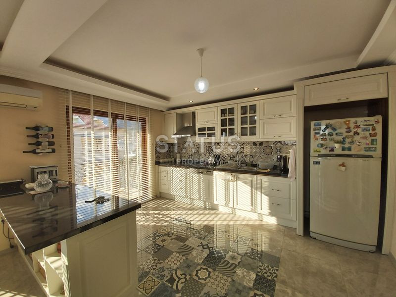 Шестикомнатная квартира с видом на горы Торос с хорошей локацией в районе нижняя Оба. 320м2 фото 4