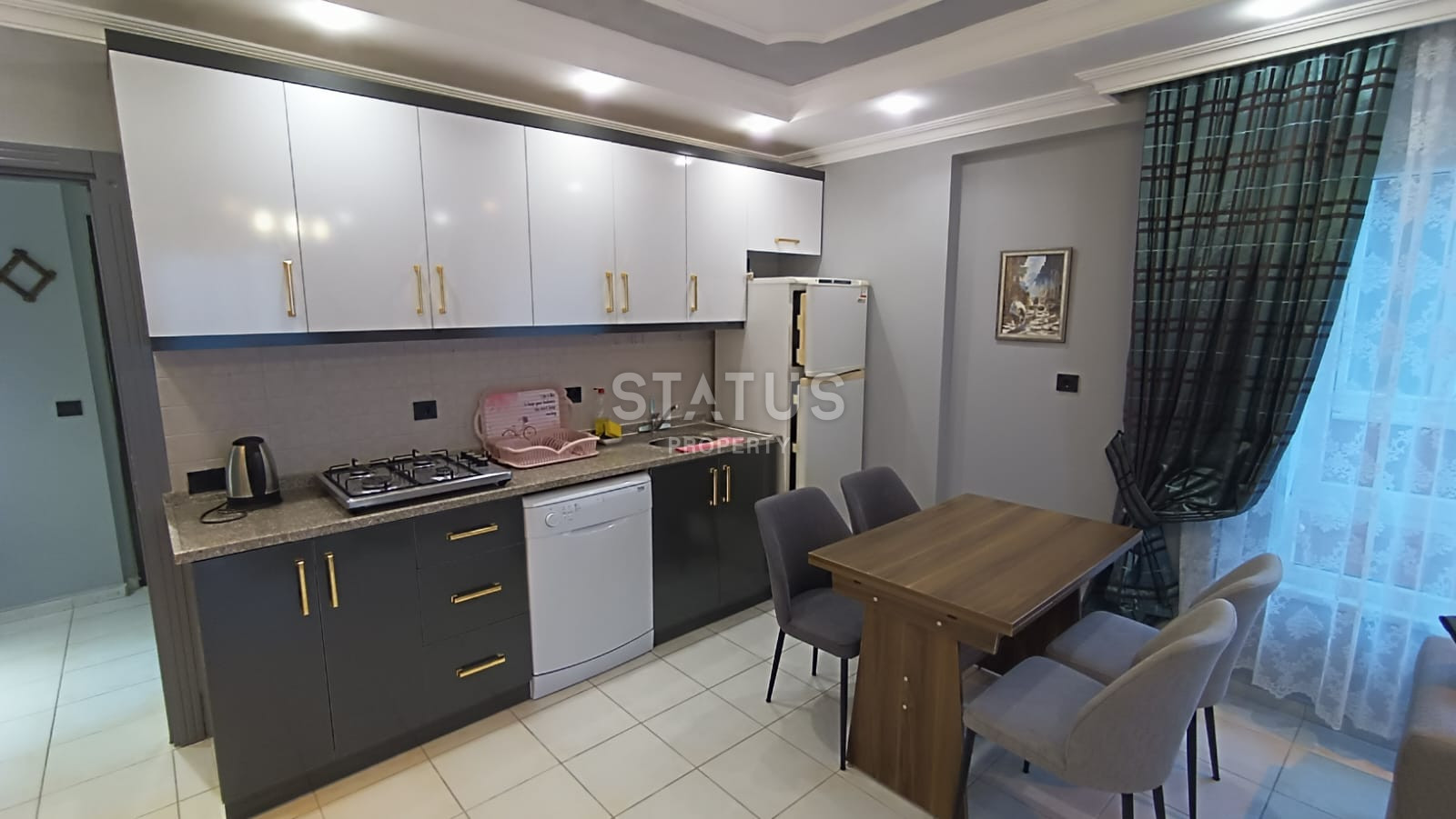 Трёхкомнатная меблированная квартира с видом на море всего в 300м от него в открытом районе Тосмур. 125м2 фото 6