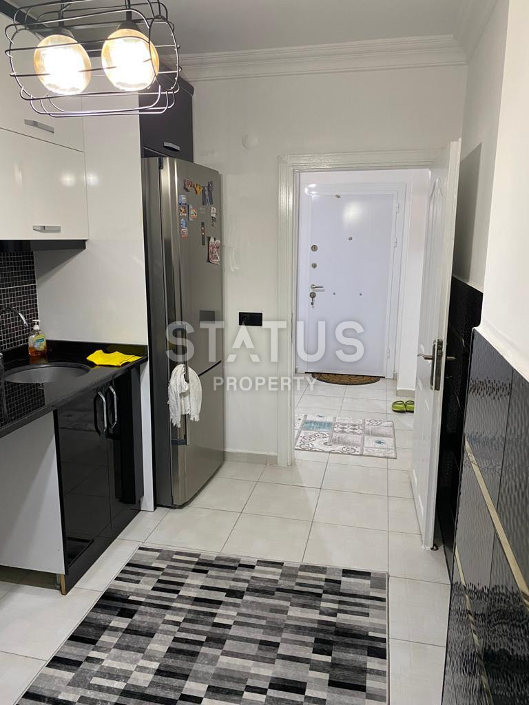 Трехкомнатная меблированная квартира в 300м от моря в открытом для ВНЖ районе Тосмур. 110м2 фото 6