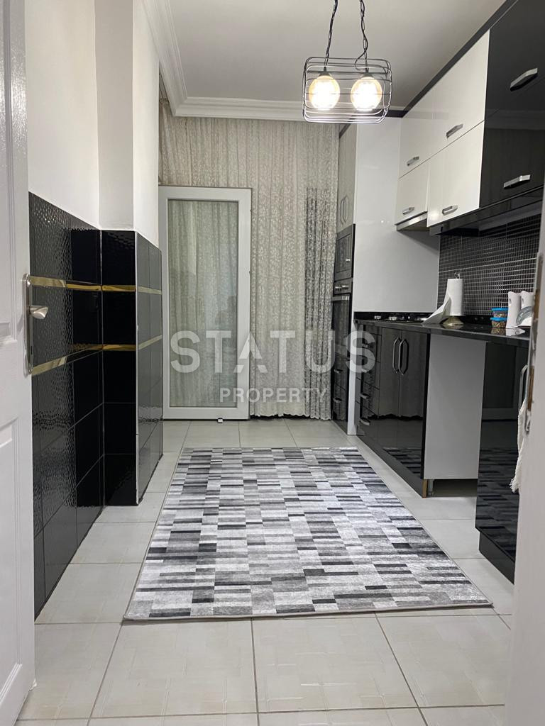 Трехкомнатная меблированная квартира в 300м от моря в открытом для ВНЖ районе Тосмур. 110м2 фото 7